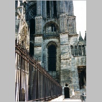 Chartres, 29, Blick auf das S-Querhaus von W, Foto Heinz Theuerkauf, large.jpg